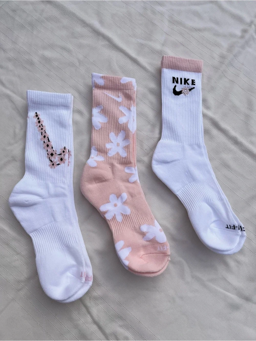 Nike Everyday Plus Dri-FIT Pink & White Floral Crew Sock Trio